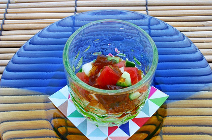 <br /><br />食前のお愉しみ アミューズ・グール<br /><br />ルガールチーズのムースと<br />香味野菜のコンソメジュレ