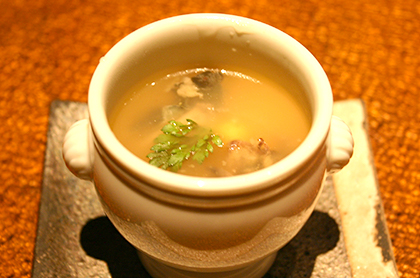 <br /><br />千代呂木が入ったフラン<br />スッポンの丸吸い仕立て