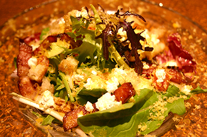 <br /><br />季節野菜とベーコン、クルトンのミモザ風<br />彩りサラダ