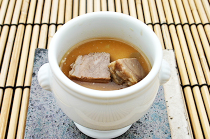 <br /><br />“夏ずきん”が入ったフラン<br />花乃牛のブレゼとそのスープ