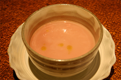 <br /><br />伏見産 赤カブラのクリームスープ