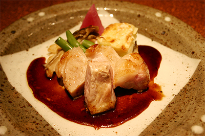 <br /><br />山陰産 猪ロース肉のポワレ<br />ソース・ボルドレーズ