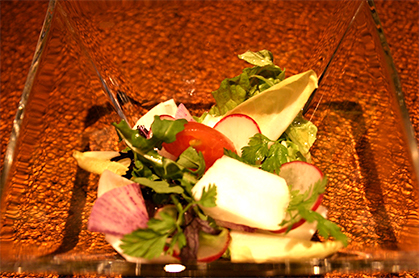 <br /><br />伏見・辻農園のカブラと冬野菜の彩りサラダ<br />和風ドレッシング